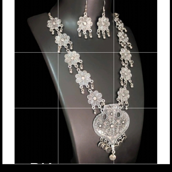 Necklace with earrings - Picture 1 of 2